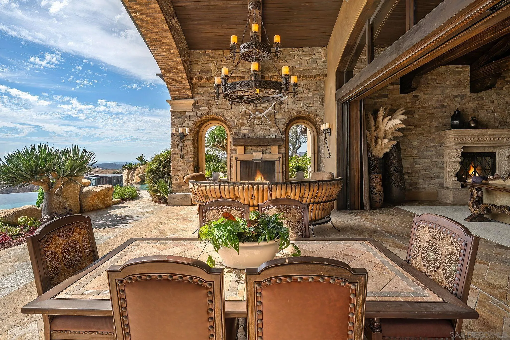 8619 Via Rancho Cielo