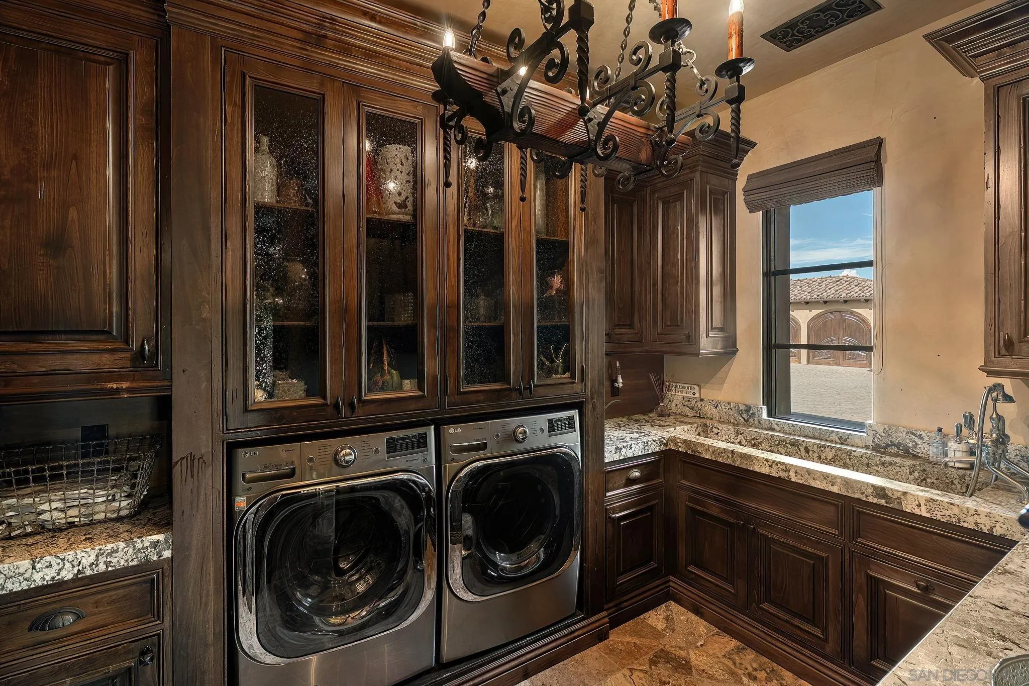 8619 Via Rancho Cielo