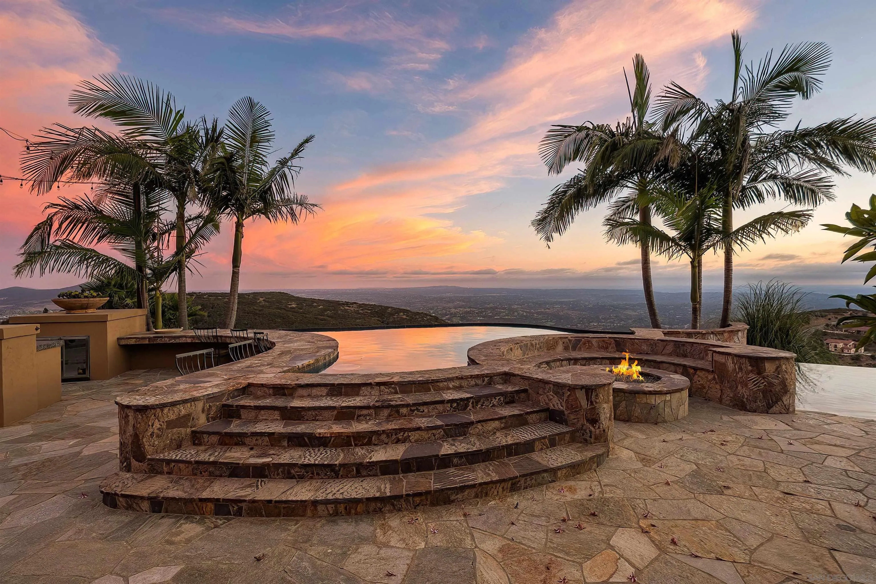 8619 Via Rancho Cielo