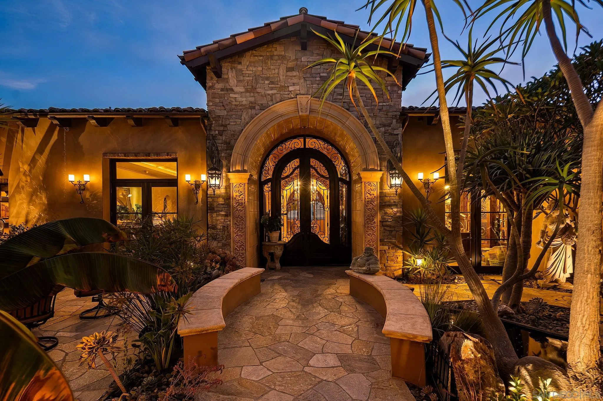 8619 Via Rancho Cielo