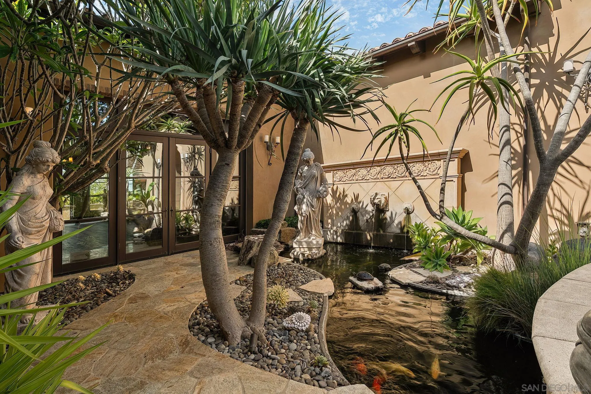 8619 Via Rancho Cielo