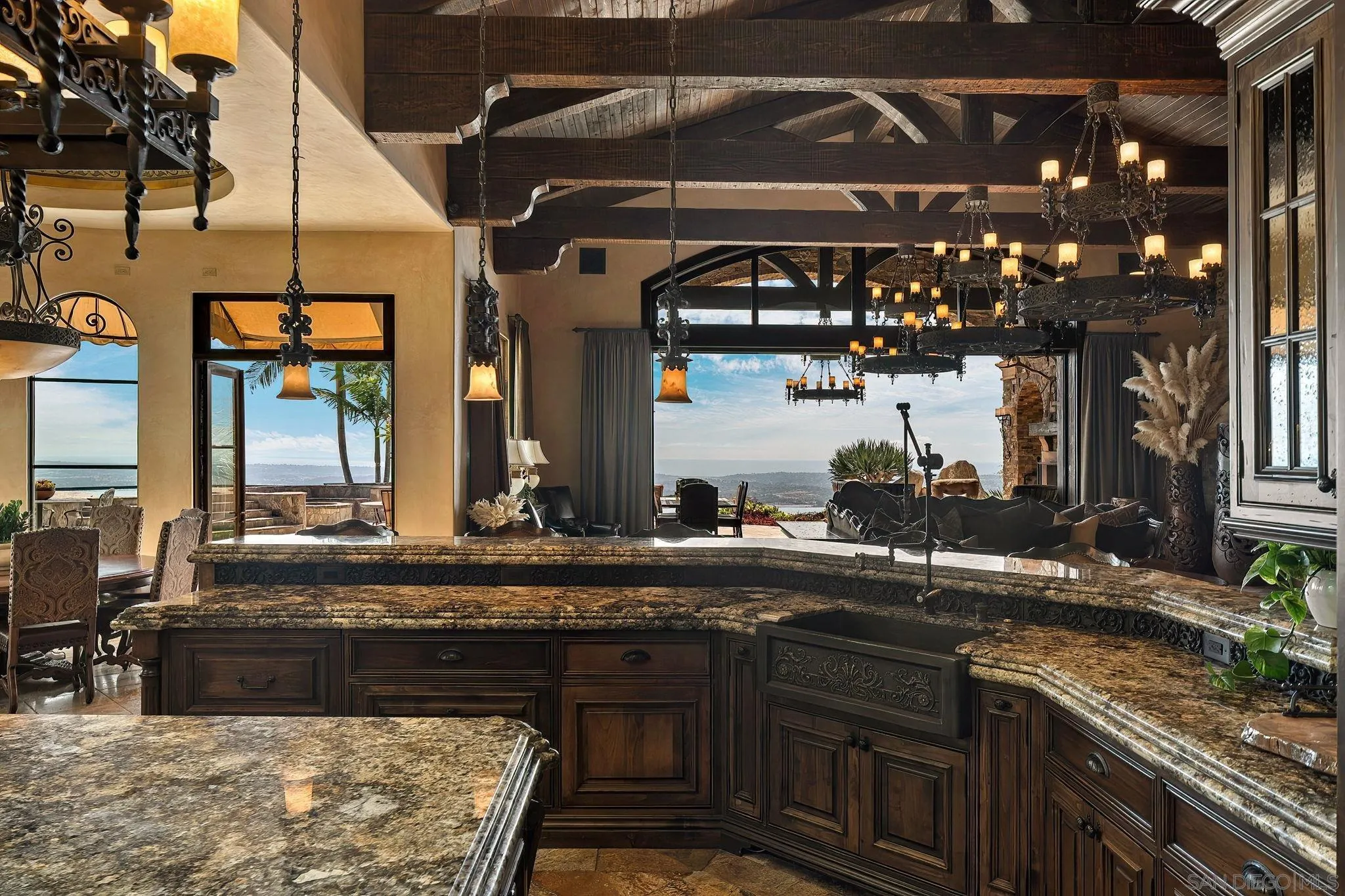 8619 Via Rancho Cielo