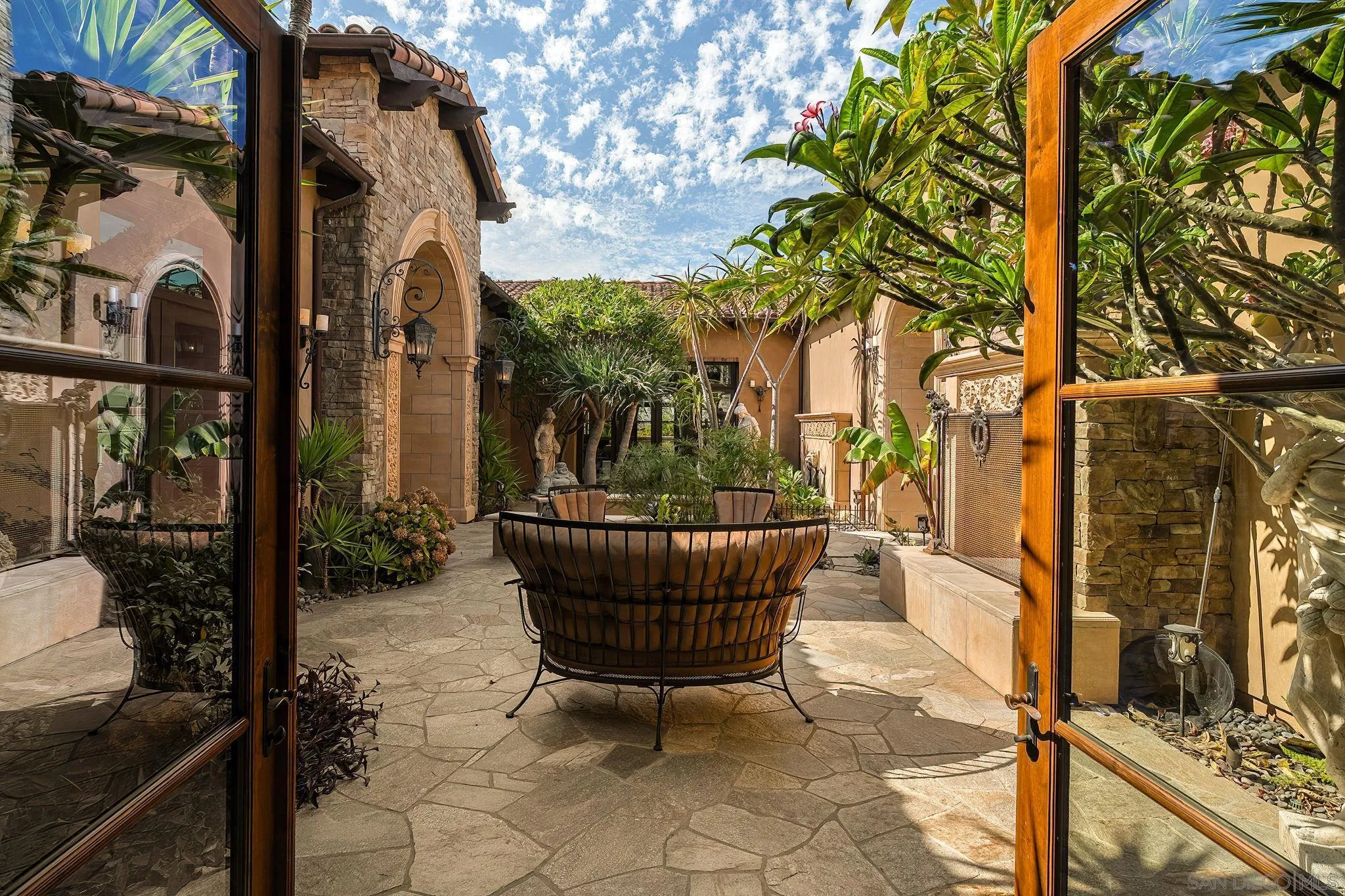 8619 Via Rancho Cielo