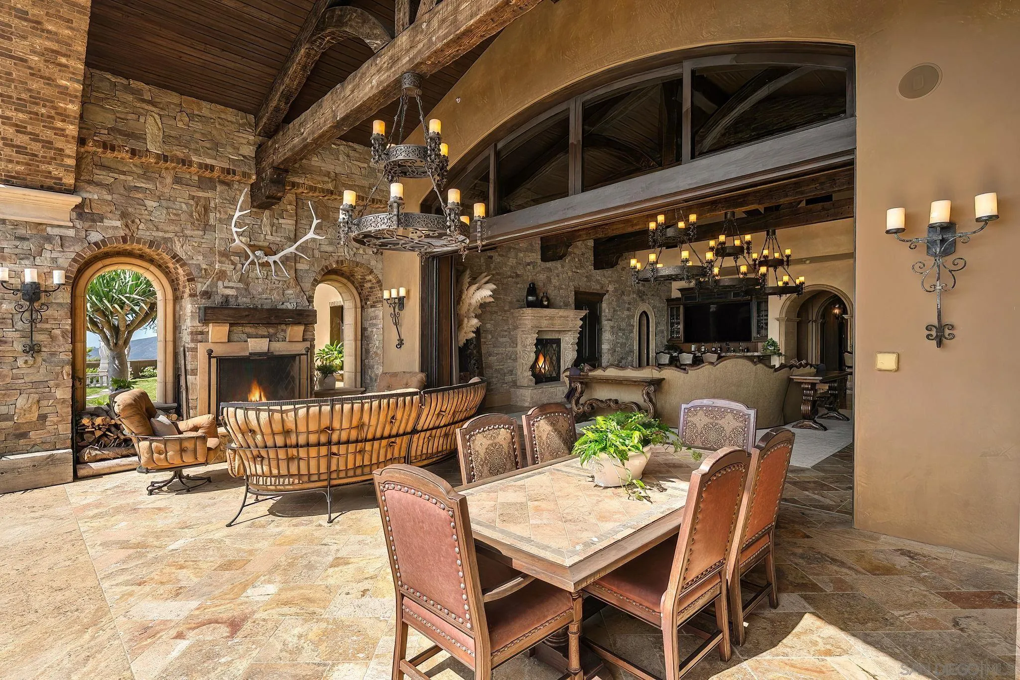 8619 Via Rancho Cielo