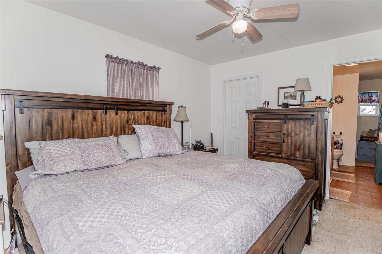 306 W Kansas City St