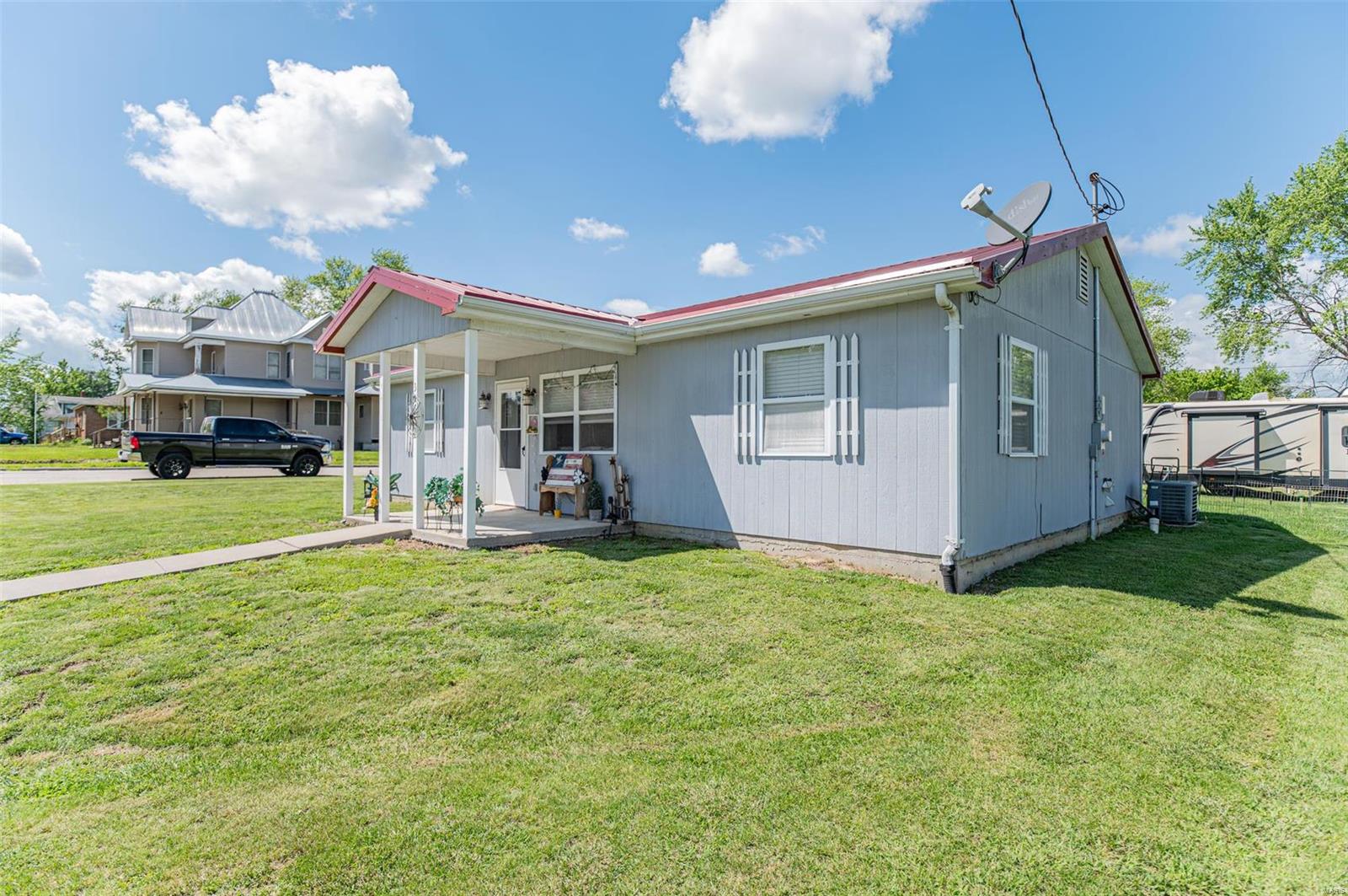 306 W Kansas City St