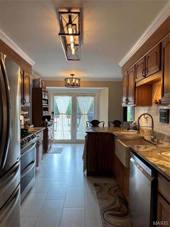 3890 TALL OAKS Drive