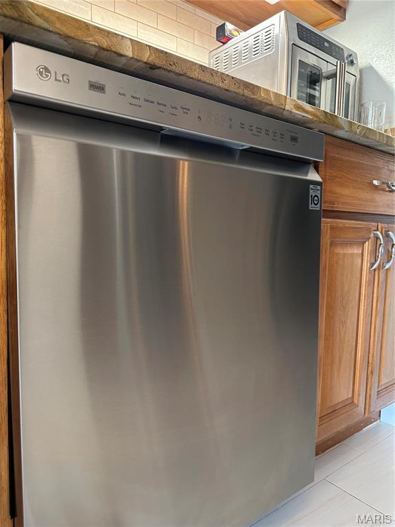 3890 TALL OAKS Drive