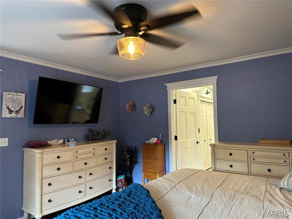 3890 TALL OAKS Drive