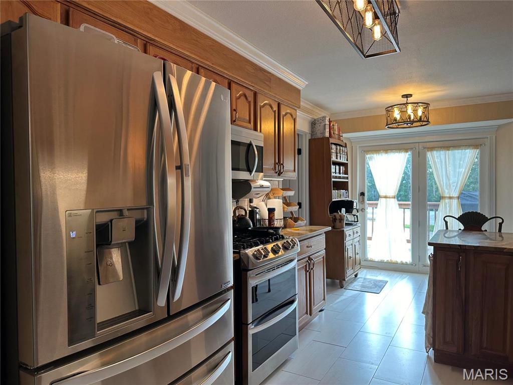 3890 TALL OAKS Drive