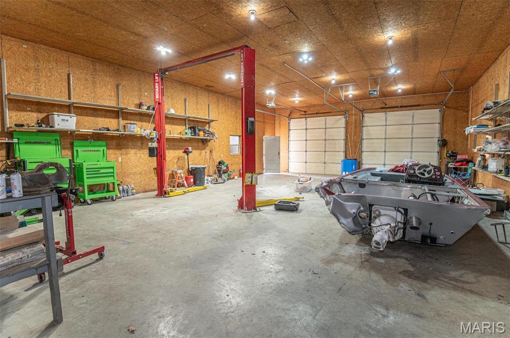 1106 W Parkview Drive