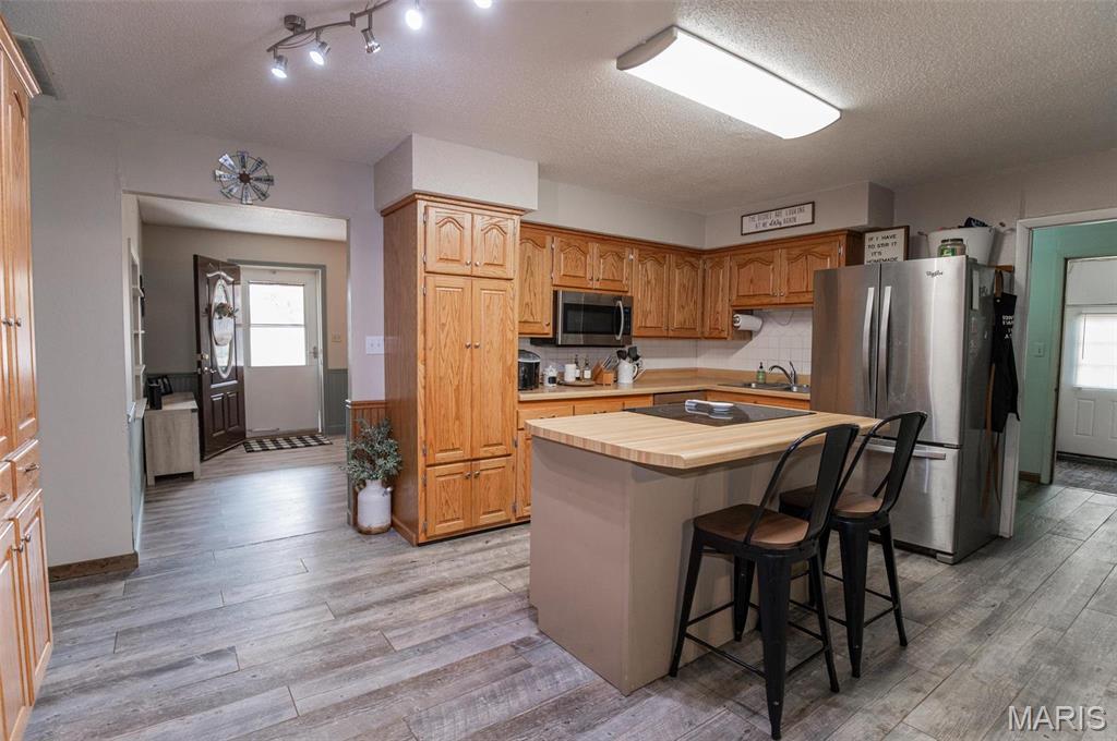 1106 W Parkview Drive