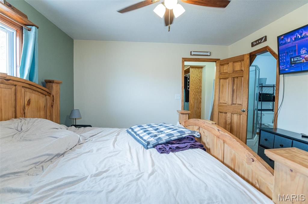 1106 W Parkview Drive