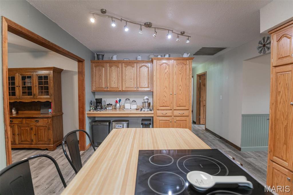 1106 W Parkview Drive