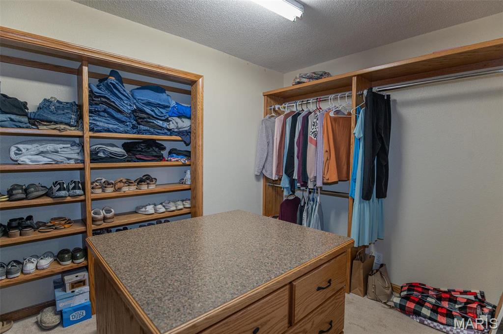 1106 W Parkview Drive