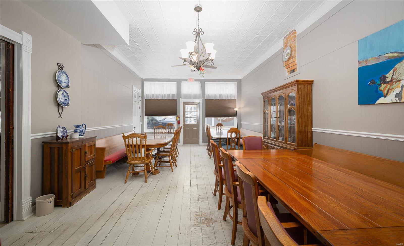 305 South Alvarado Avenue