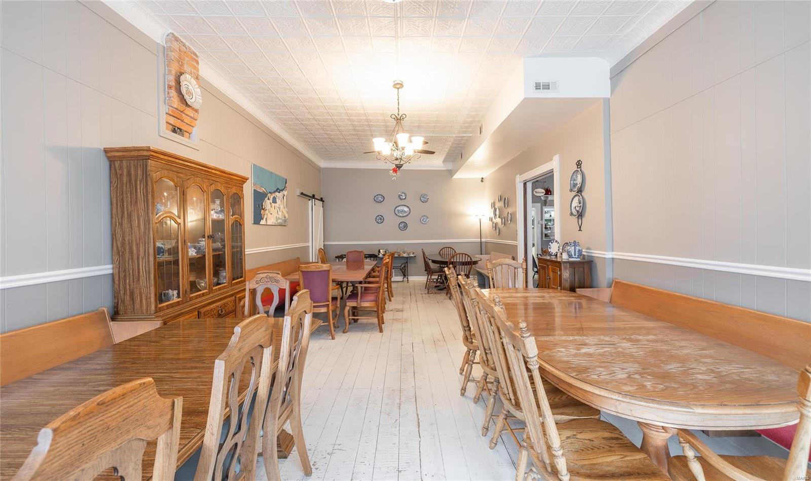 305 South Alvarado Avenue