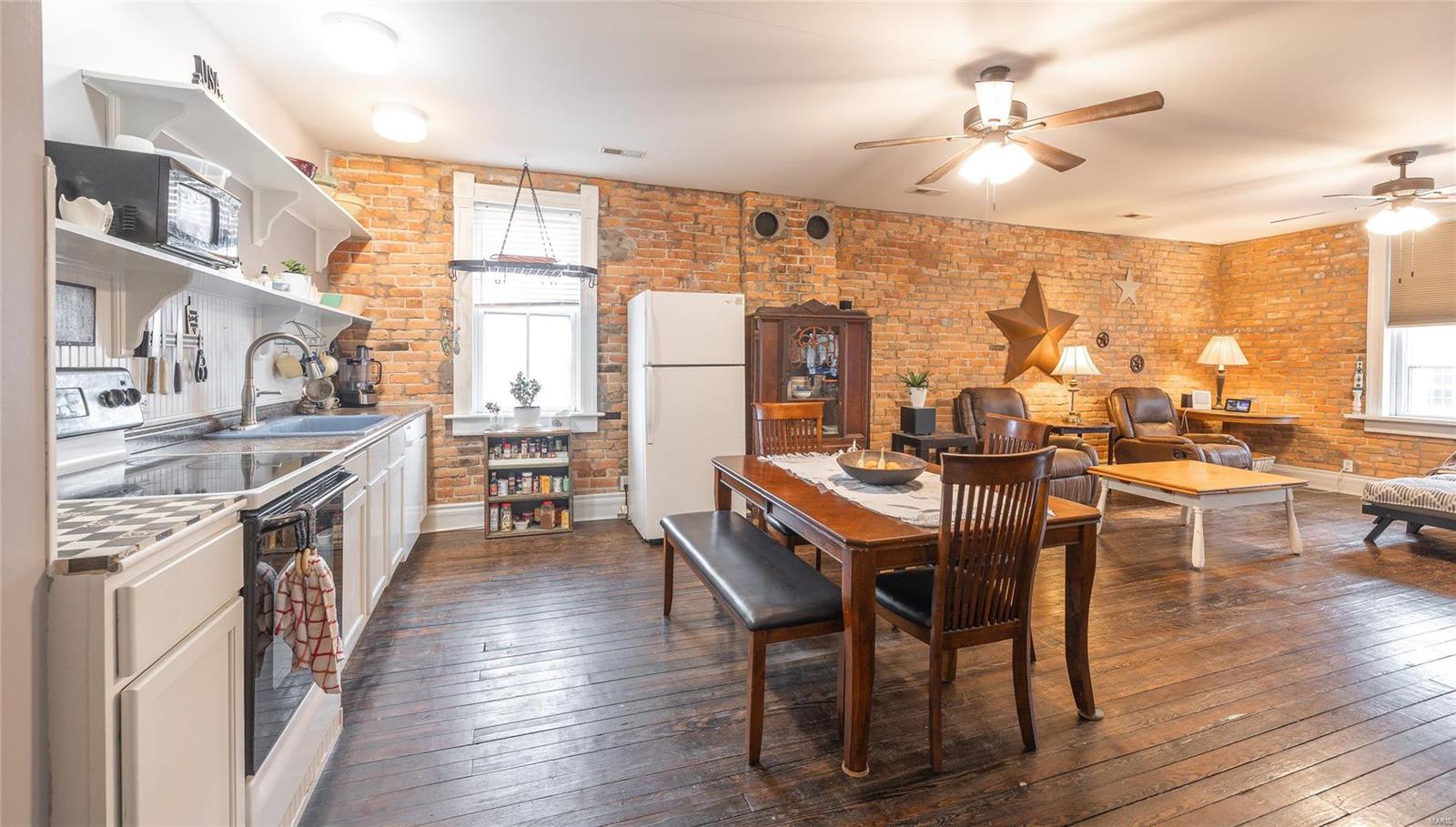 305 South Alvarado Avenue