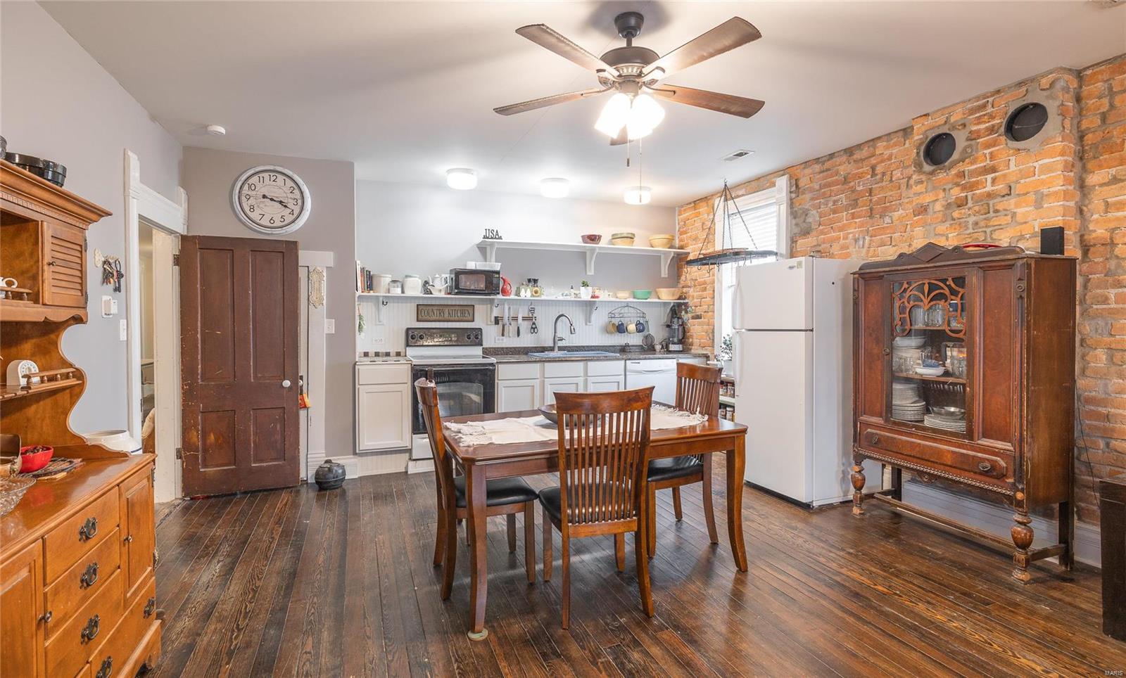 305 South Alvarado Avenue