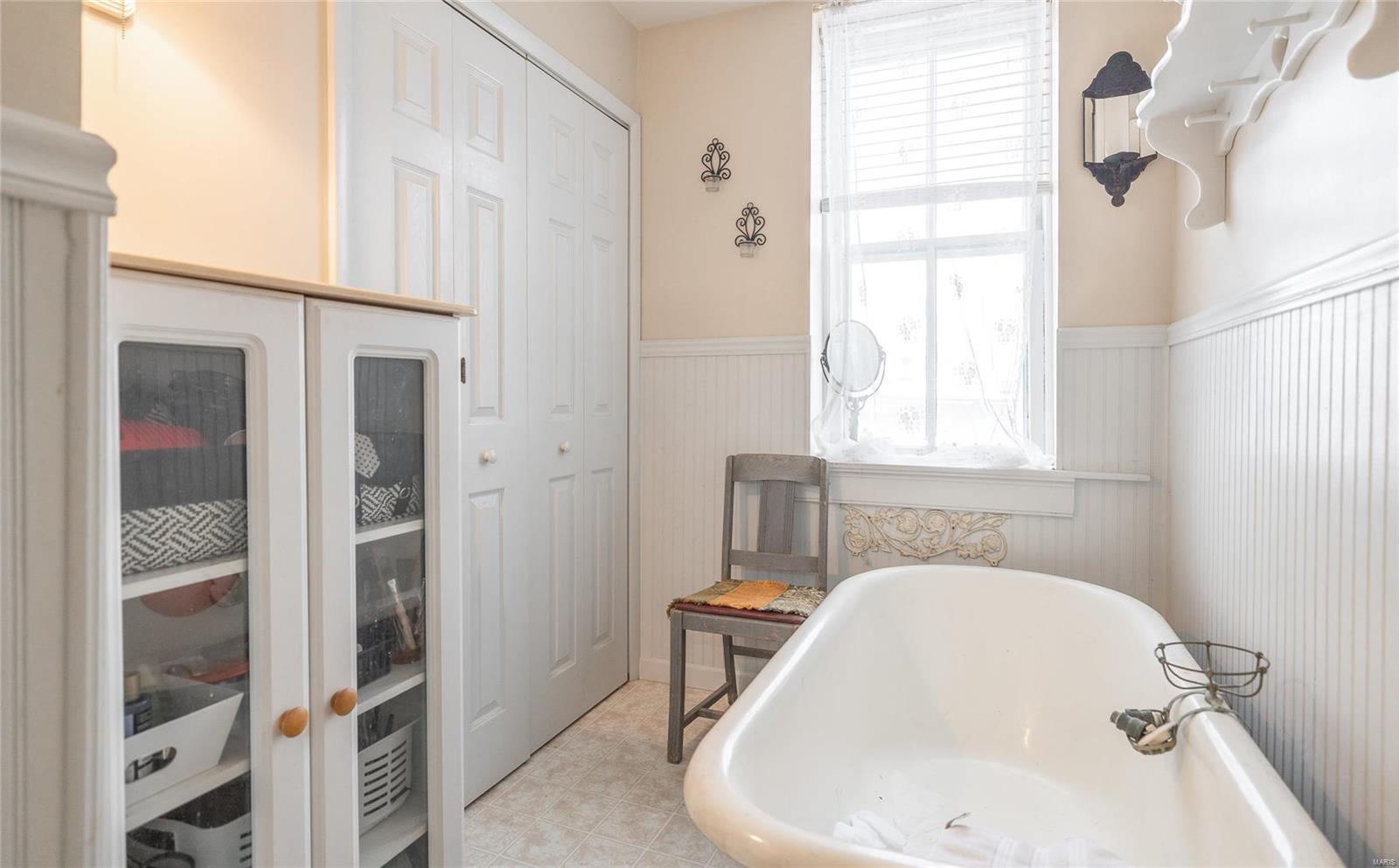 305 South Alvarado Avenue