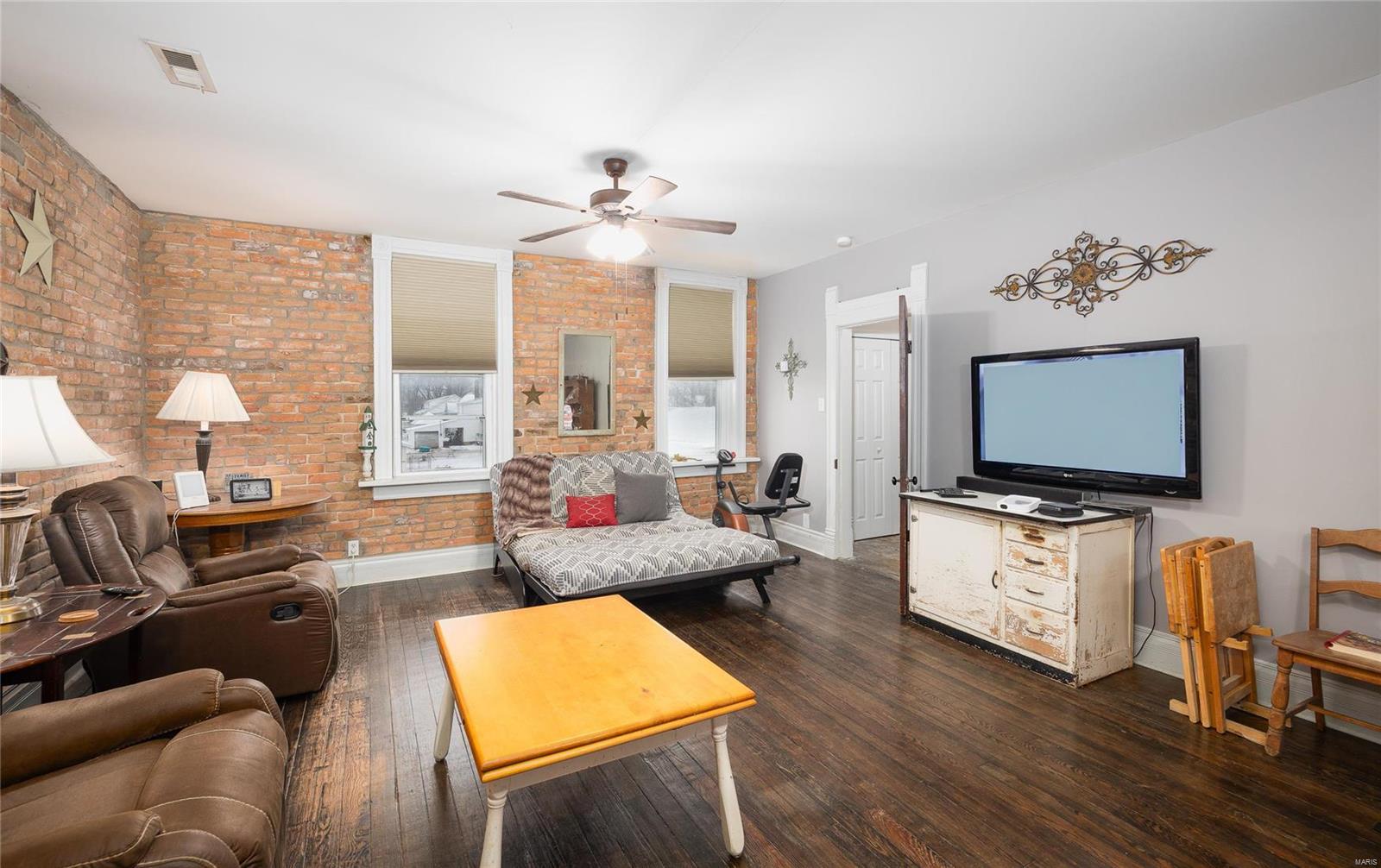 305 South Alvarado Avenue