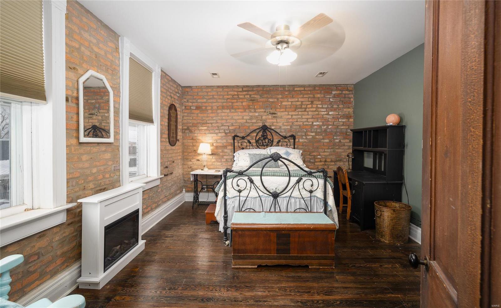 305 South Alvarado Avenue