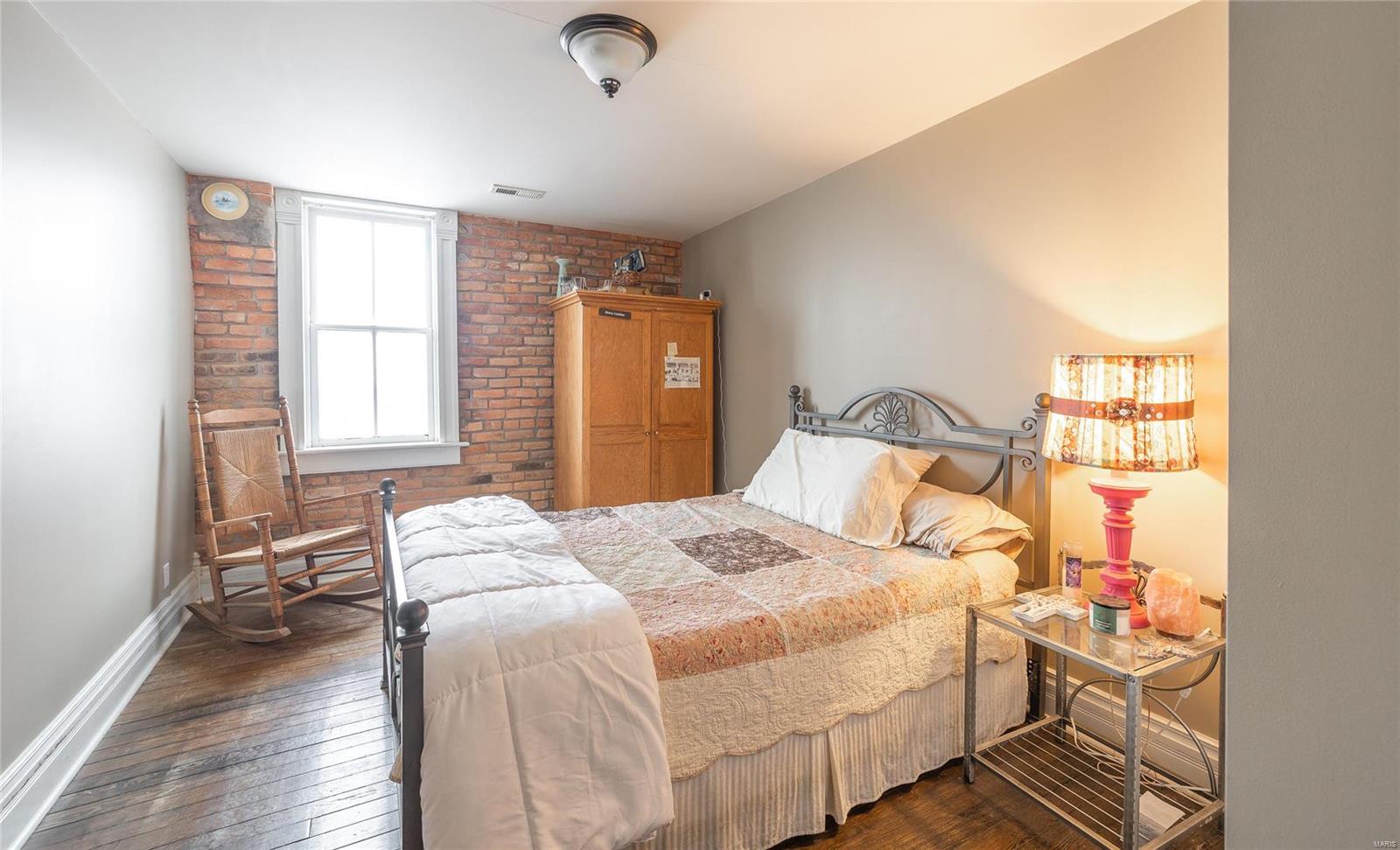 305 South Alvarado Avenue