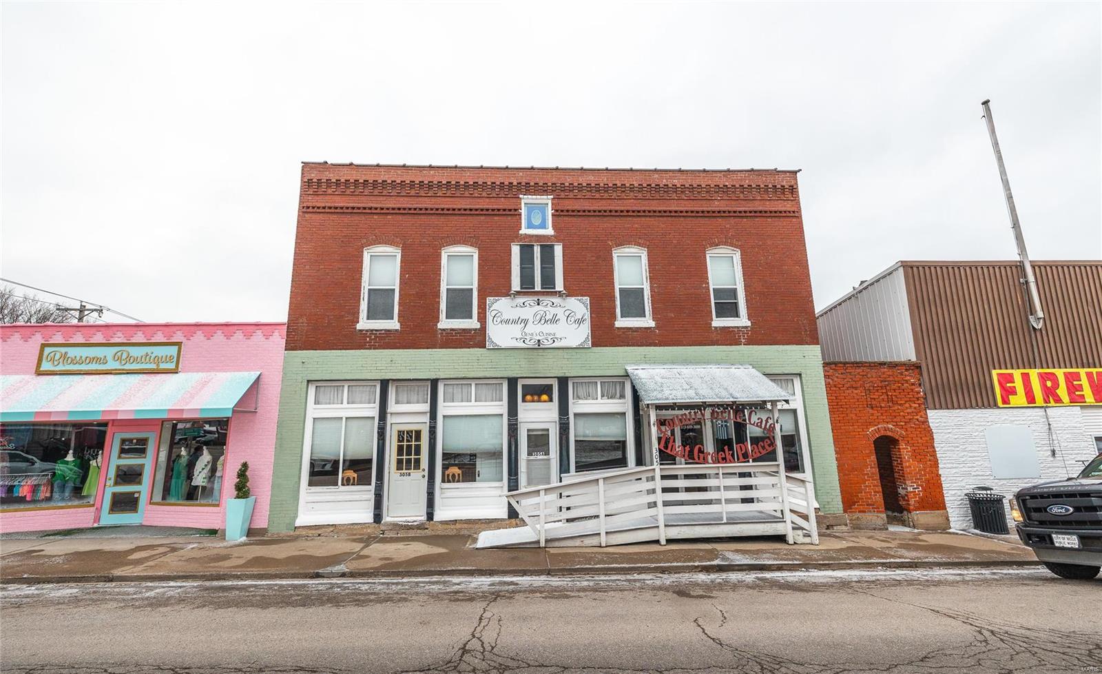 305 South Alvarado Avenue