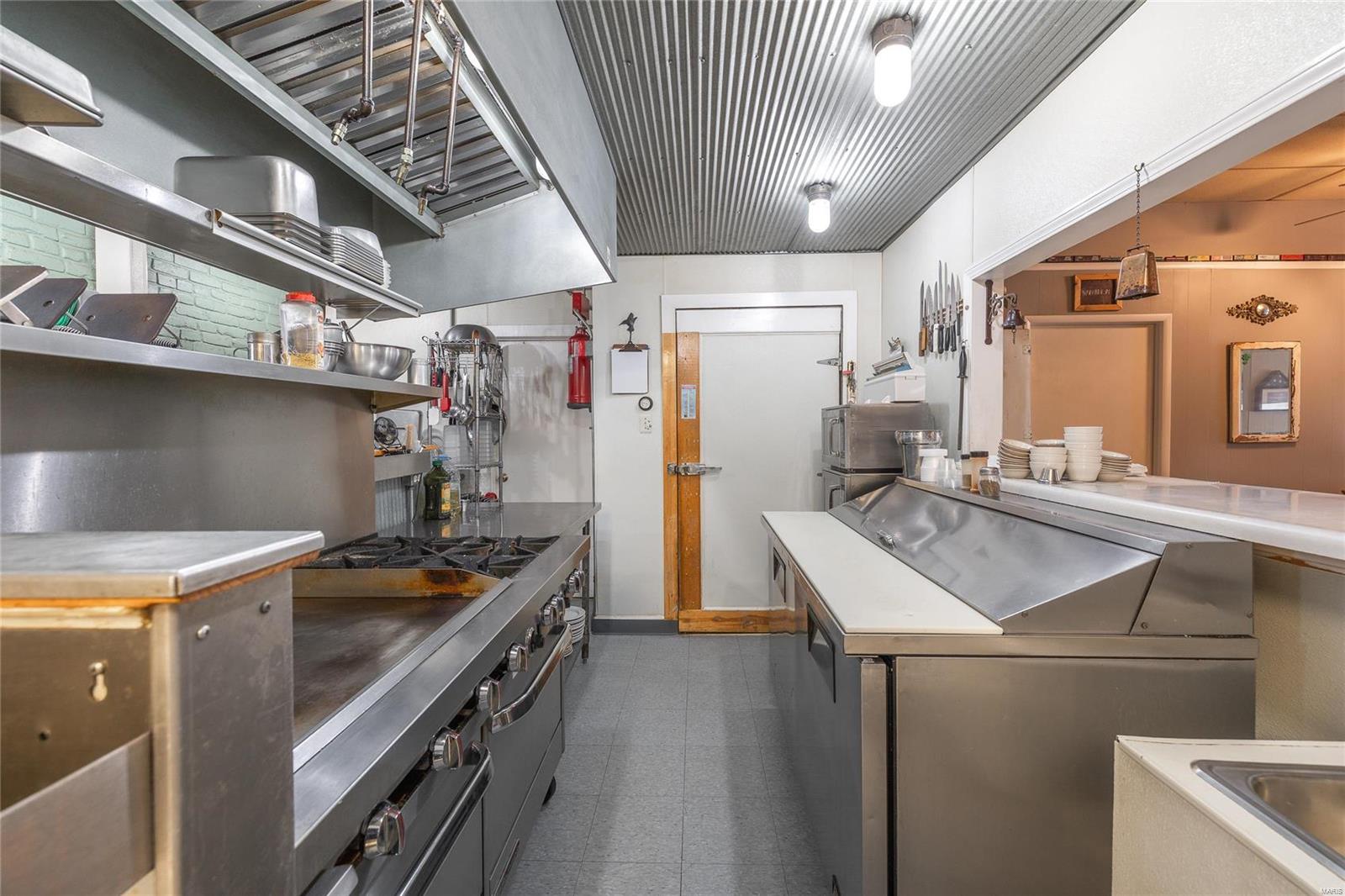 305 South Alvarado Avenue