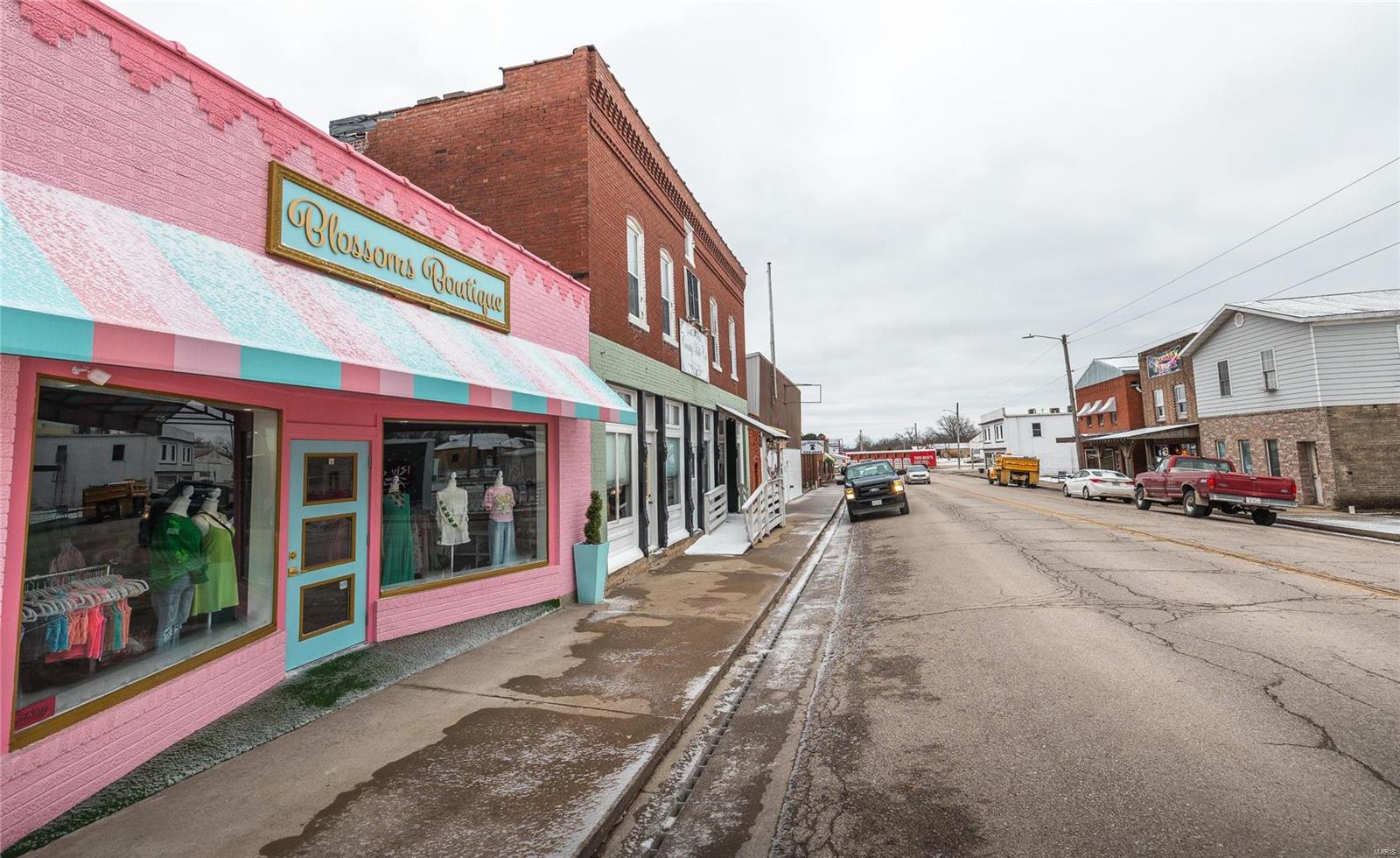 305 South Alvarado Avenue