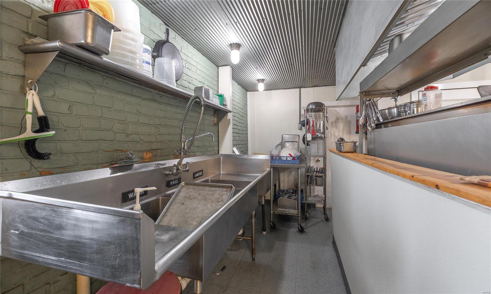 305 South Alvarado Avenue