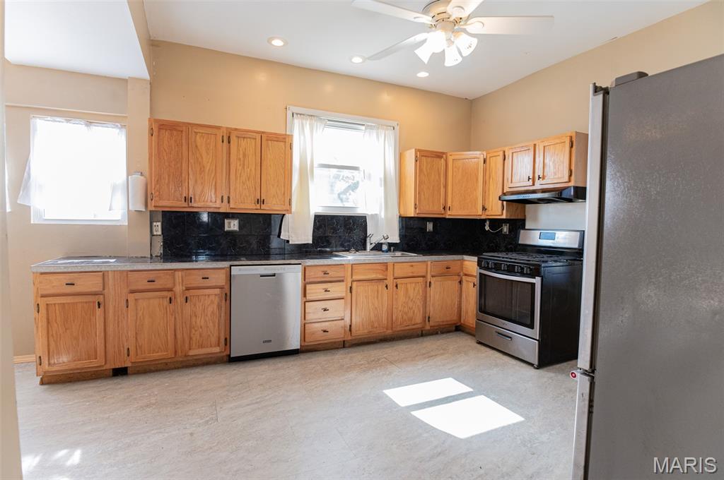 202 E Lincoln Avenue