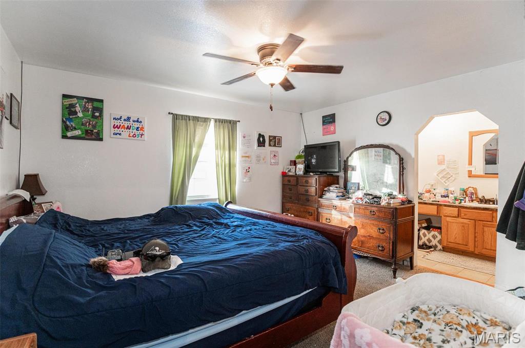 806 S Tebbetts