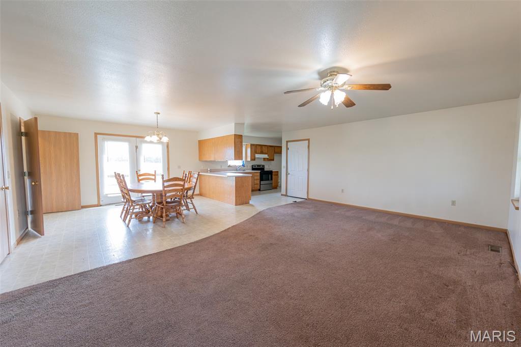 318 E W&W Circle Drive