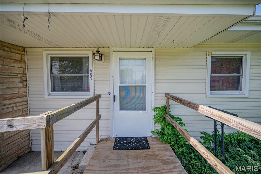 609 Elm Avenue