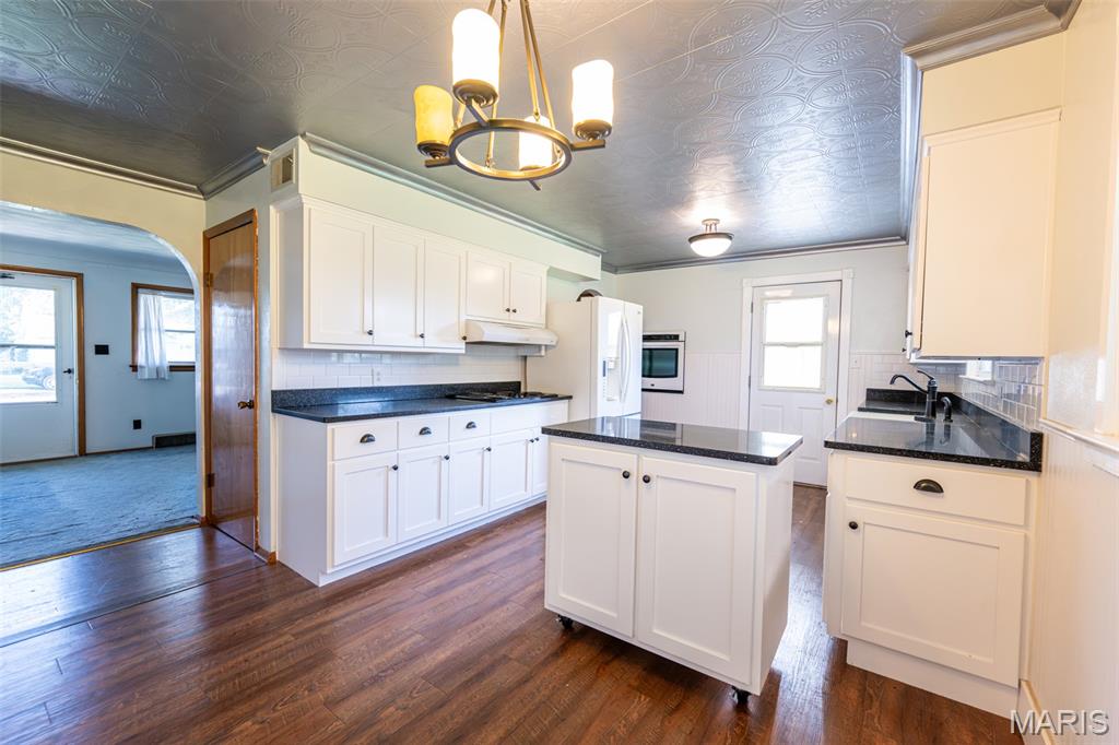 609 Elm Avenue