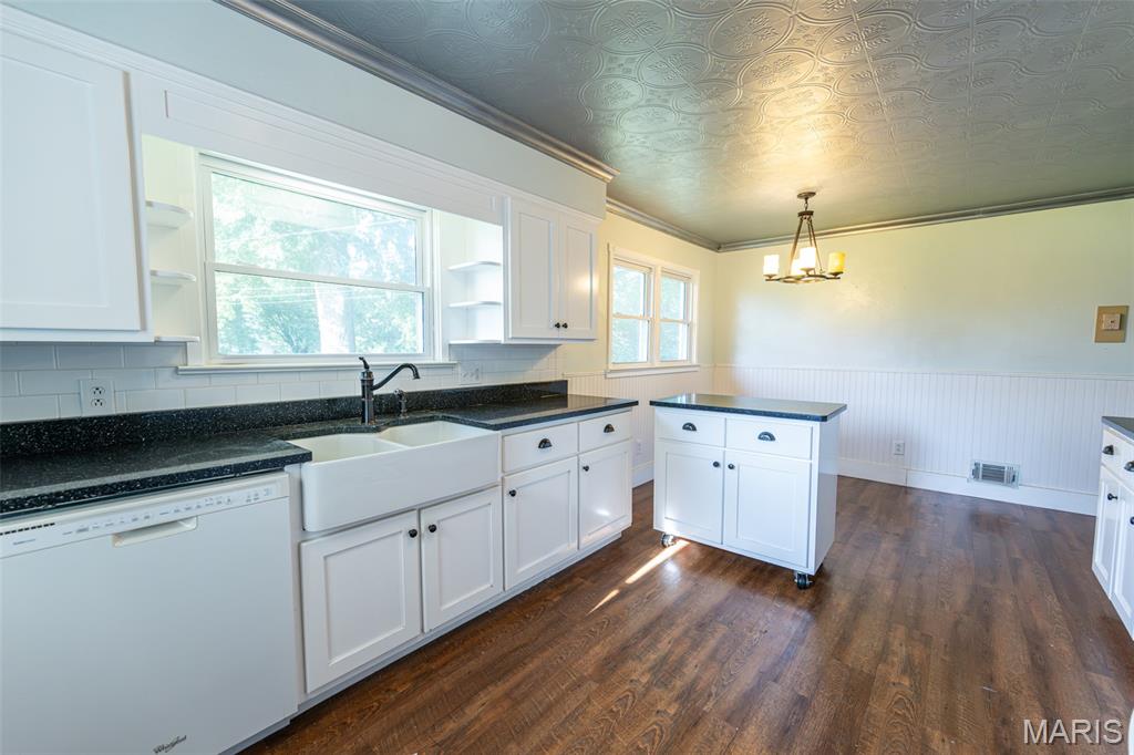 609 Elm Avenue