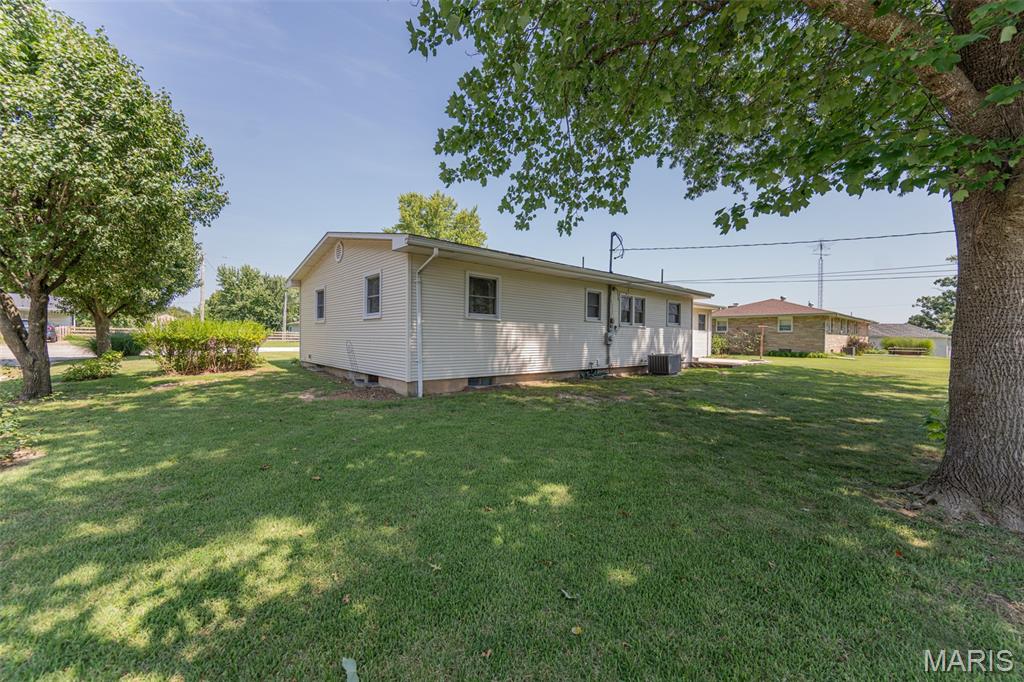 609 Elm Avenue