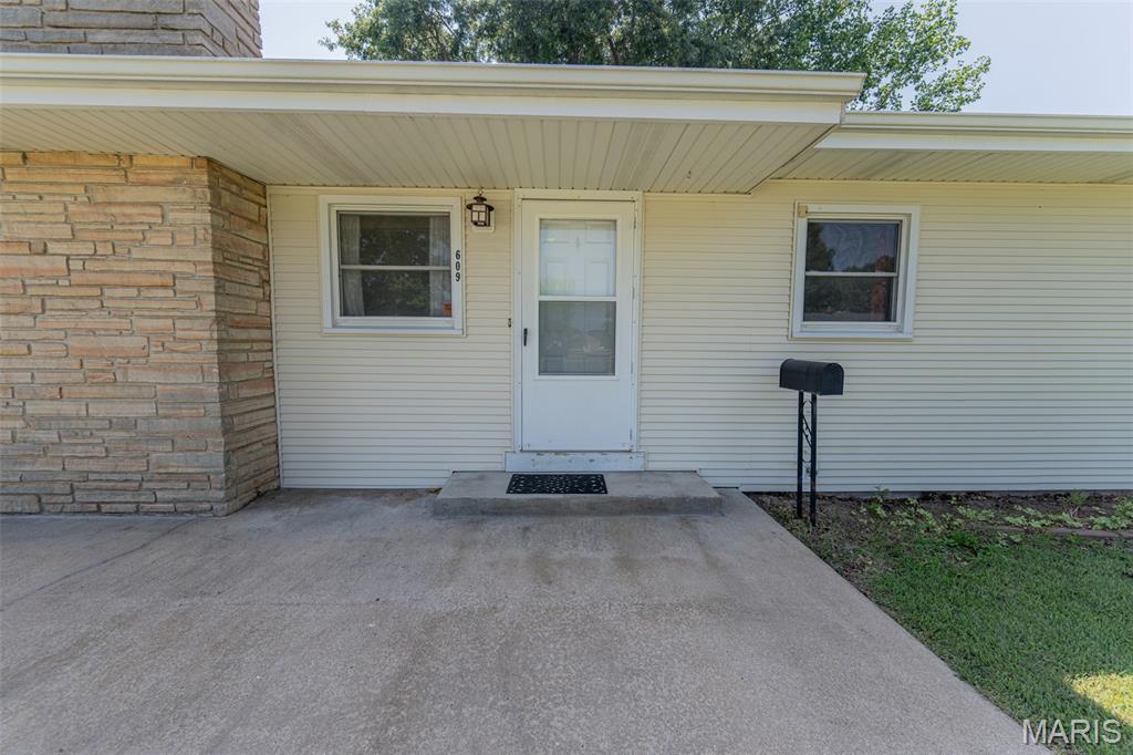609 Elm Avenue