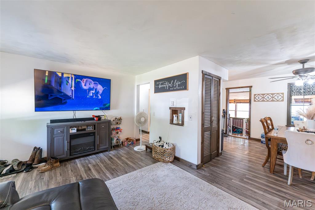 706 Apple Avenue
