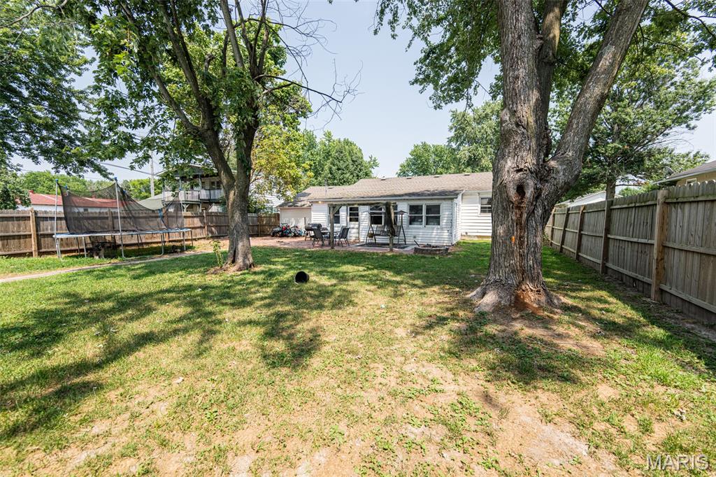 706 Apple Avenue