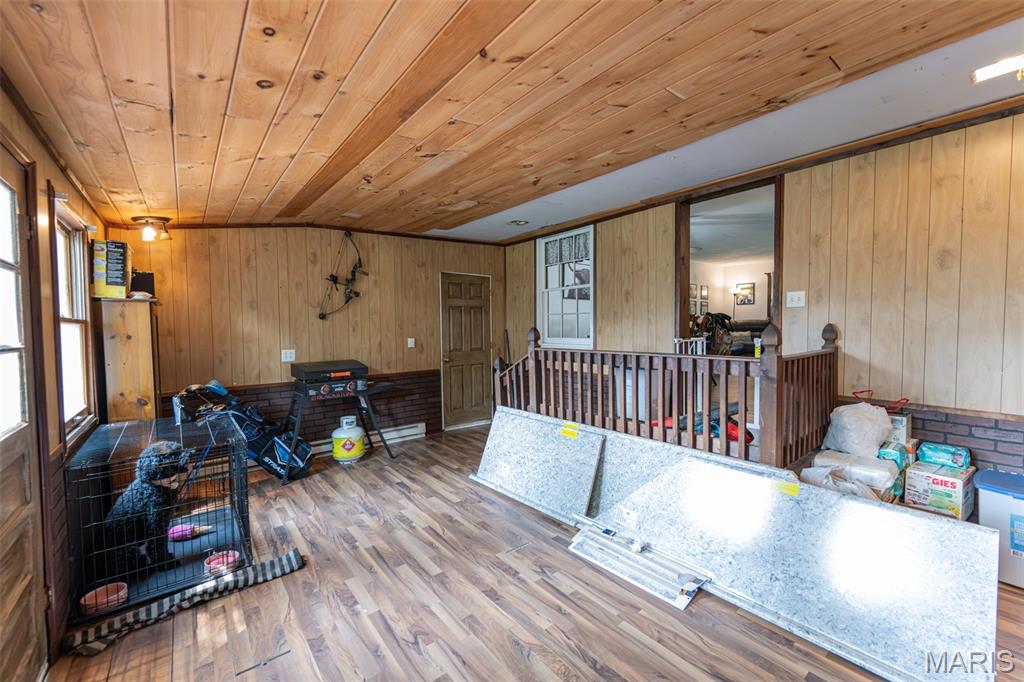 706 Apple Avenue