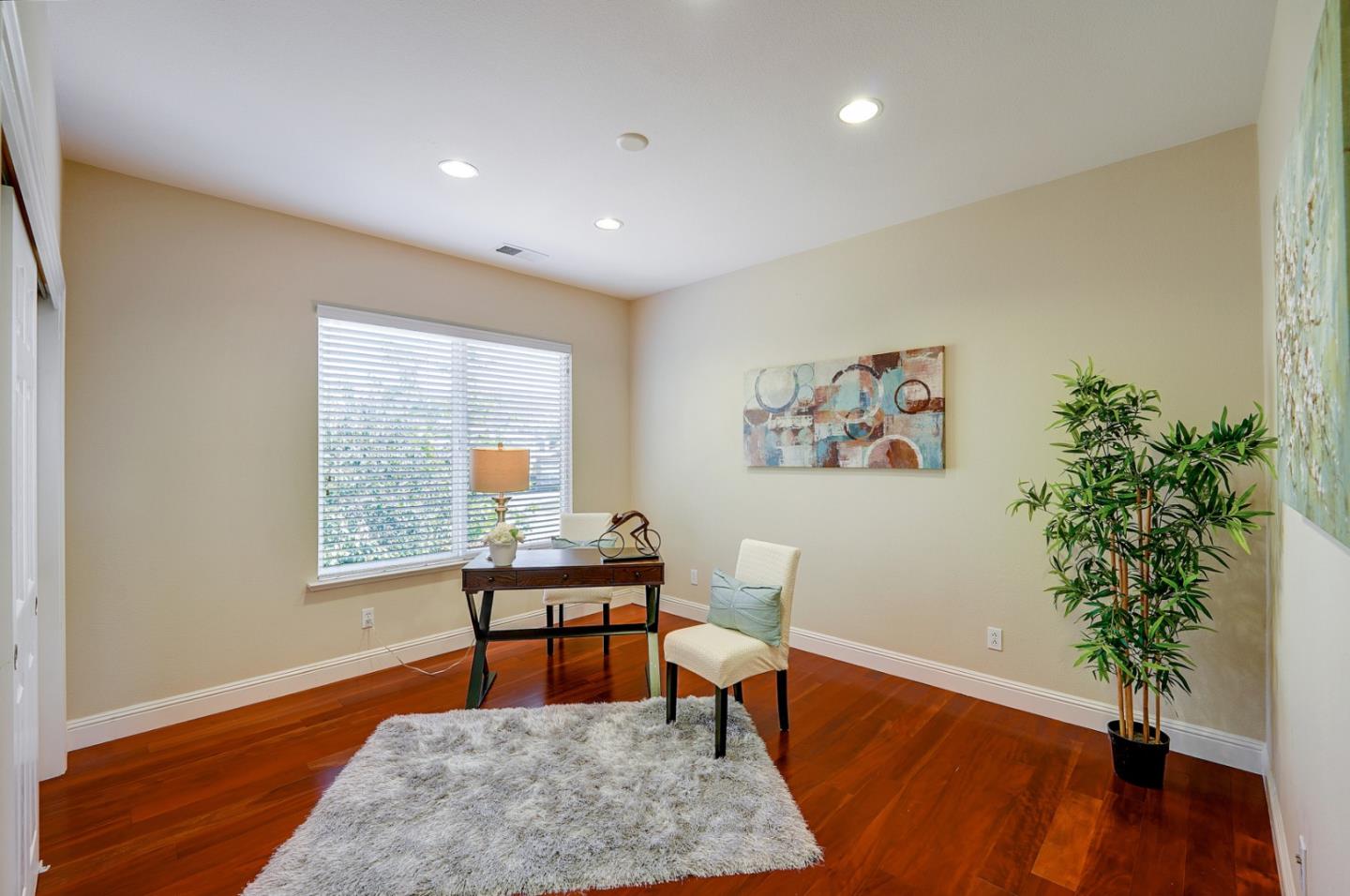 1631 Avenida De Los Padres