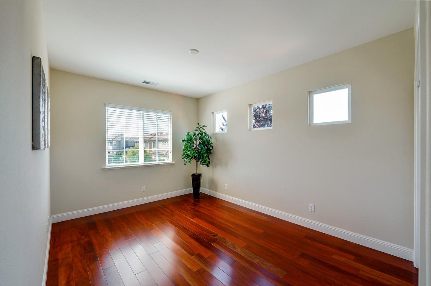 1631 Avenida De Los Padres