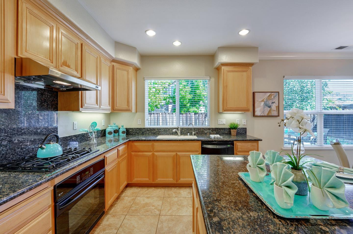 1631 Avenida De Los Padres