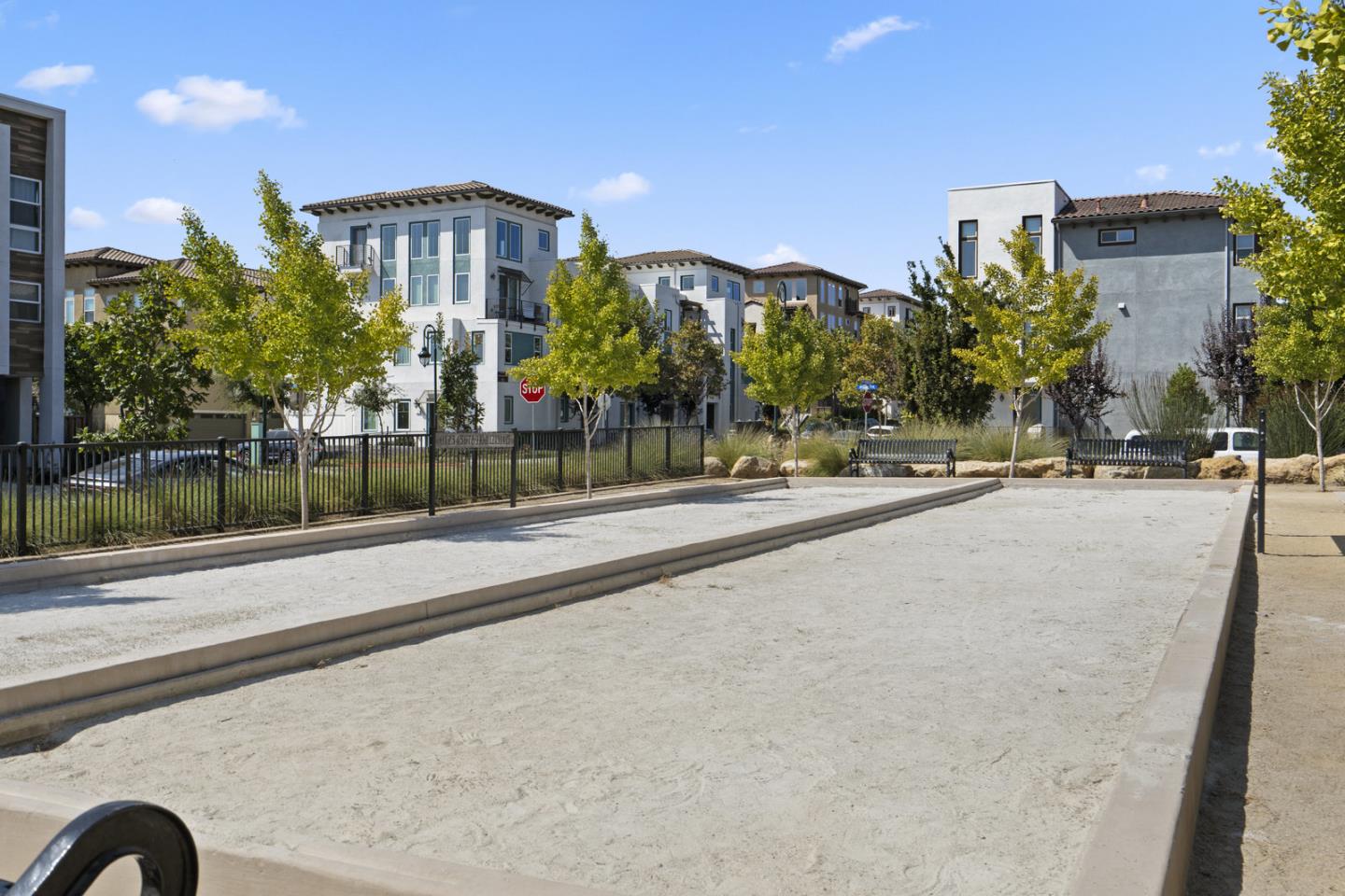 2984 Jayhawkers PL 4