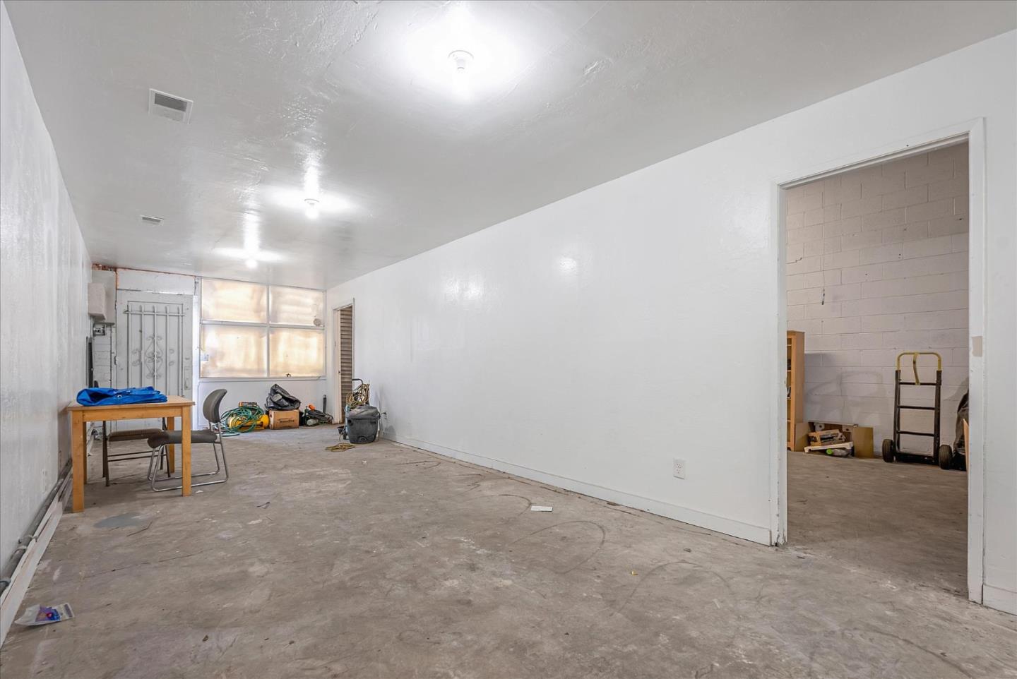 3038 Market ST 40