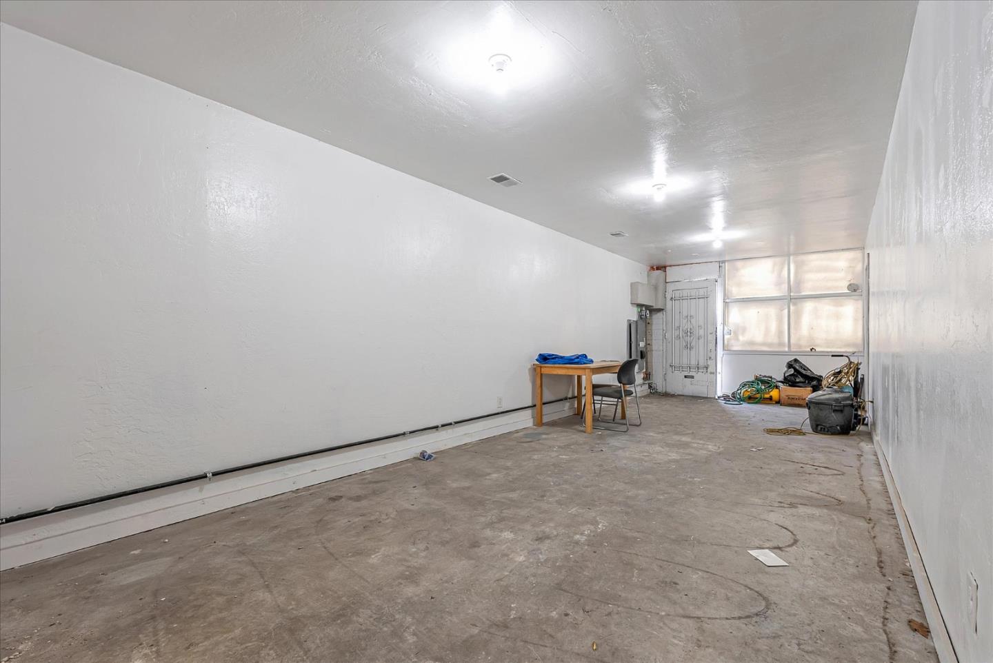 3038 Market ST 40