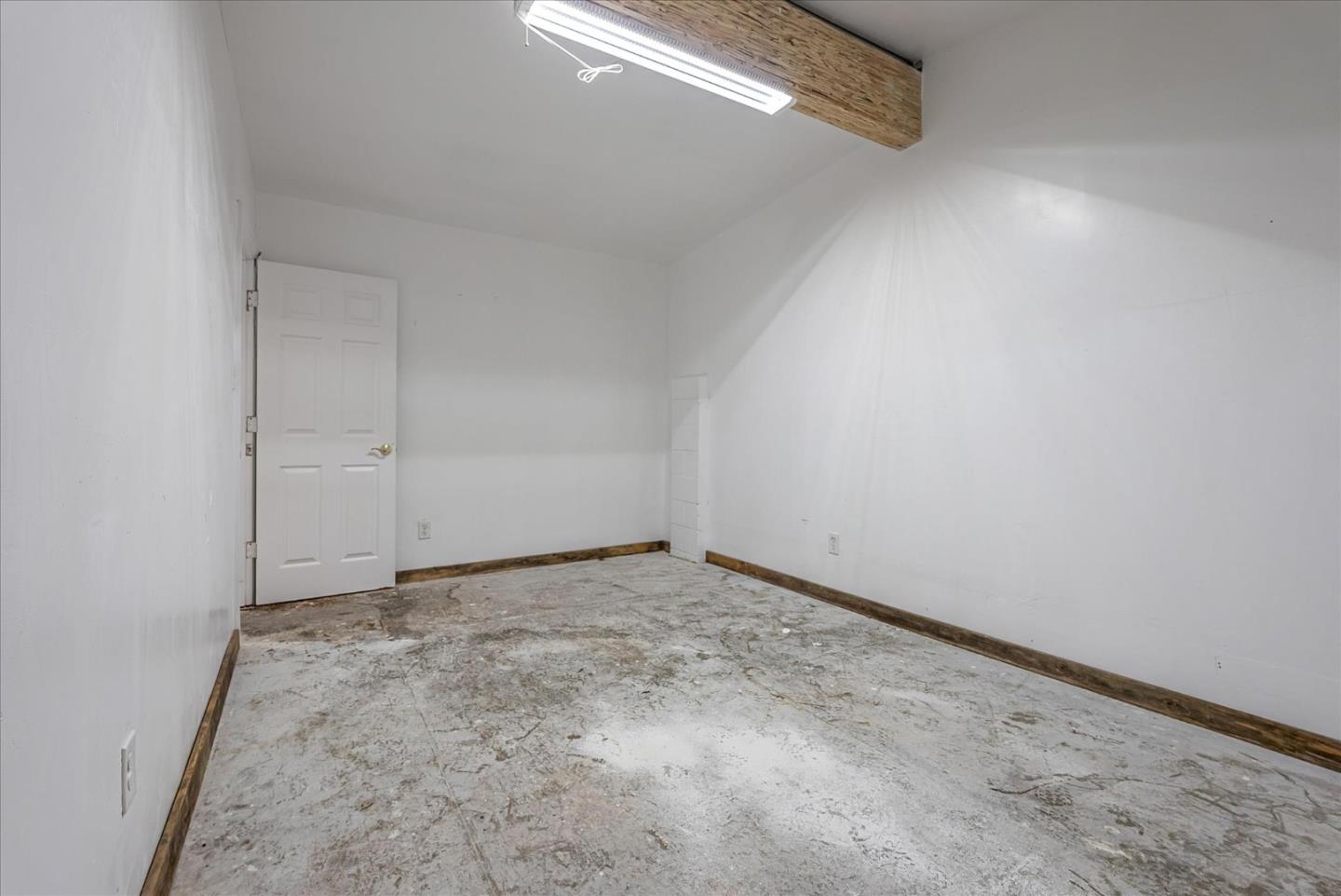 3038 Market ST 40