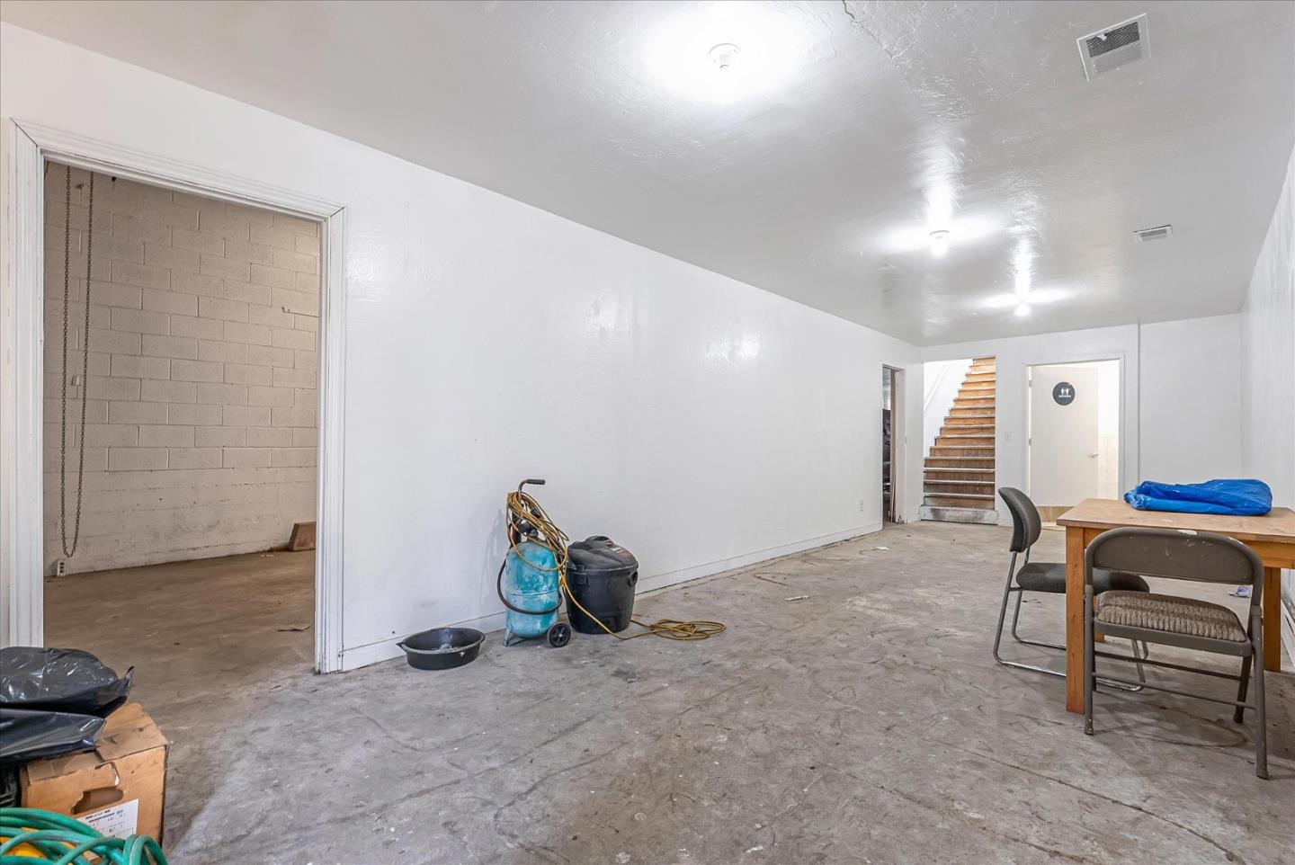 3038 Market ST 40